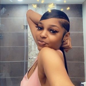 Meet your Posher, Taraeja